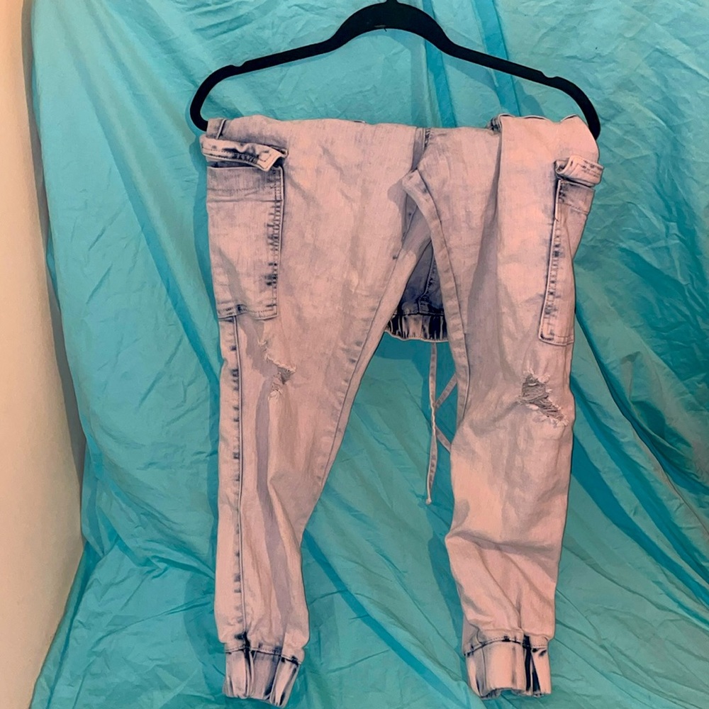 XL- Stretch distress jeans w/pockets